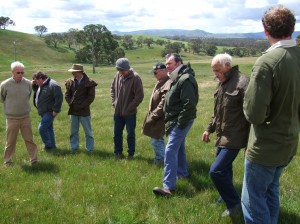 Local graziers see for themselves how production from native pastures increased at the Warrak Supporting Site.